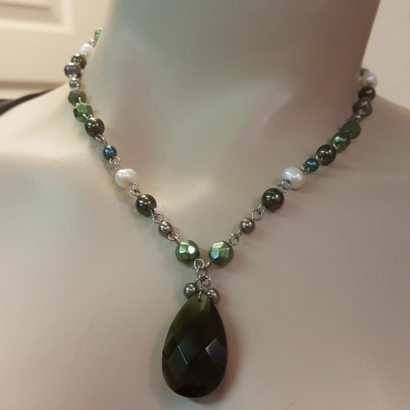Freshwater Pearl Necklace - Picture 4 of 12